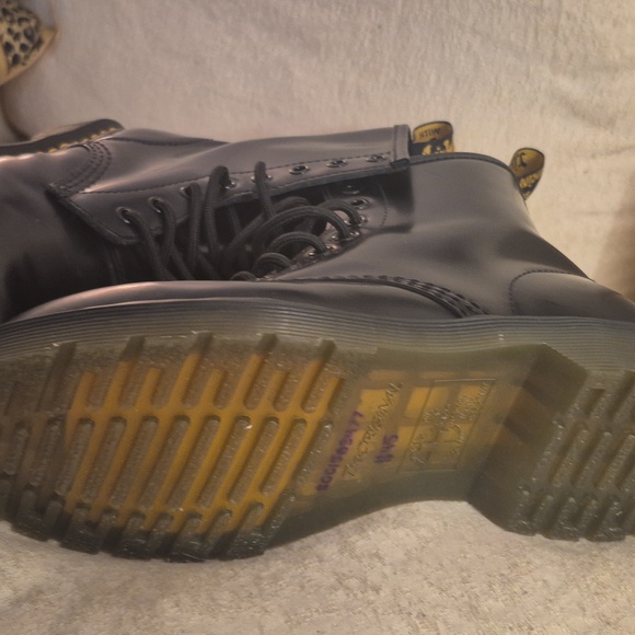 DOC MARTEN S - Picture 4 of 9